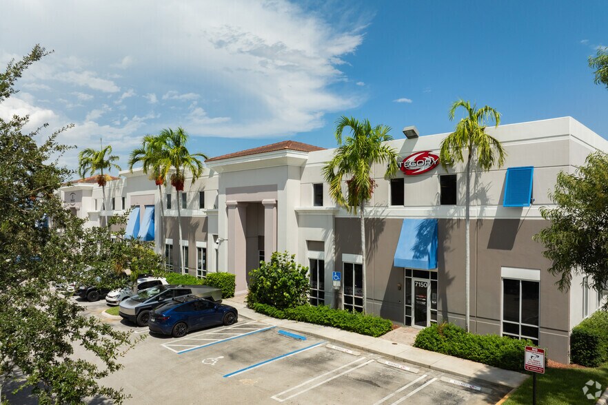 Primary Photo Of 7150 Seacrest Blvd, Lantana Showroom For Sale