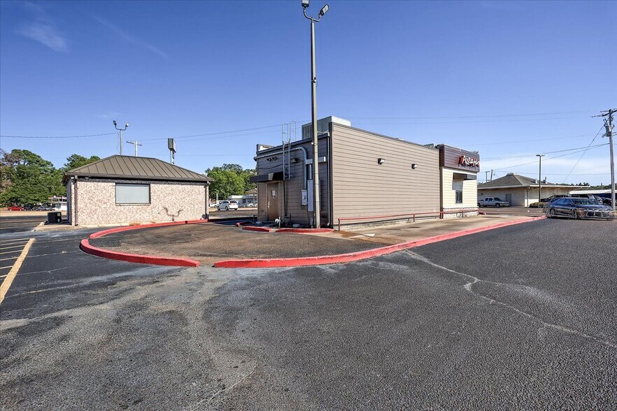 More Photos Of 113 Bo Bo Dr, Crystal Springs Freestanding For Lease