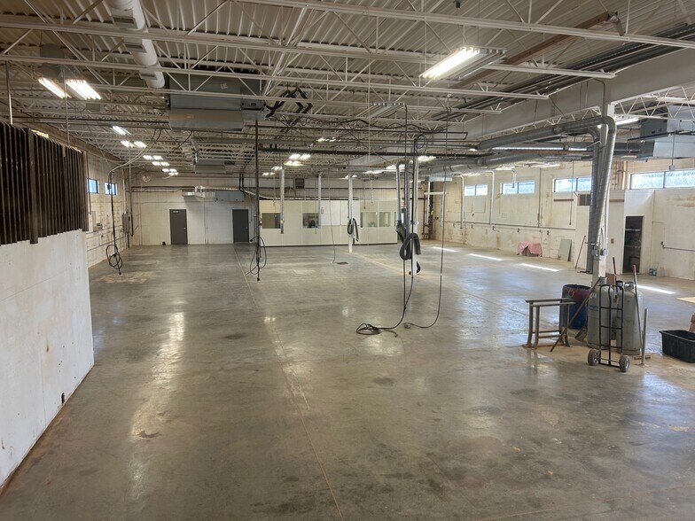 More Photos Of 10760 NE Mankato St, Blaine Manufacturing For Sale