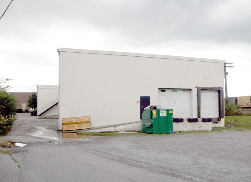 More Photos Of 2611-2615 Grandview Ave, Nashville Distribution For Lease