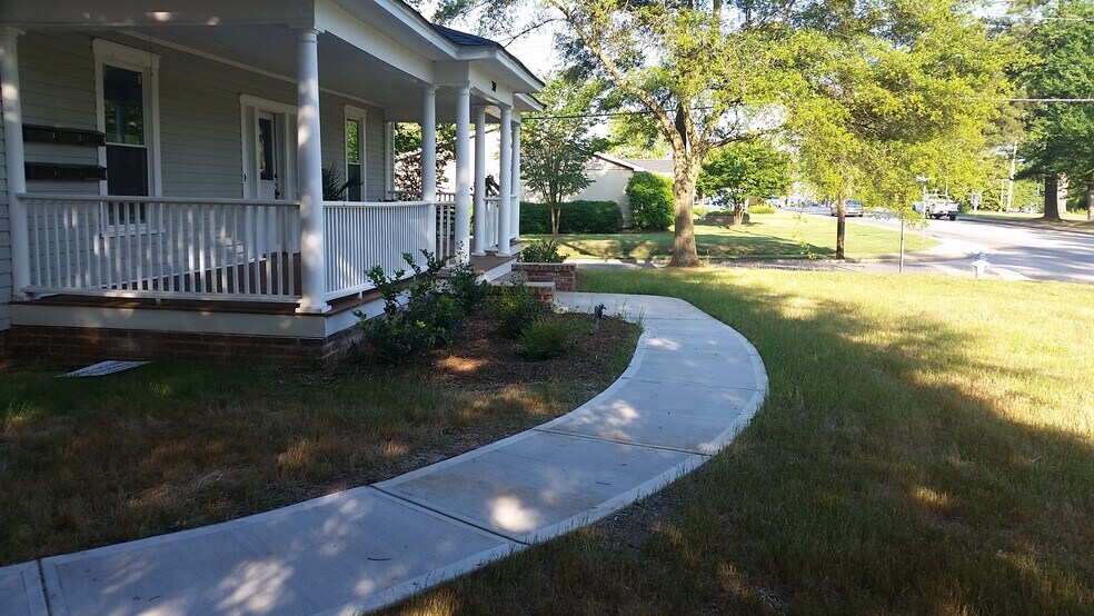 More Photos Of 302 Tom Hall St, Fort Mill Office For Lease