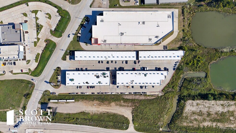 More Photos Of 4451 Dale Earnhardt, Northlake Light Distribution For Lease