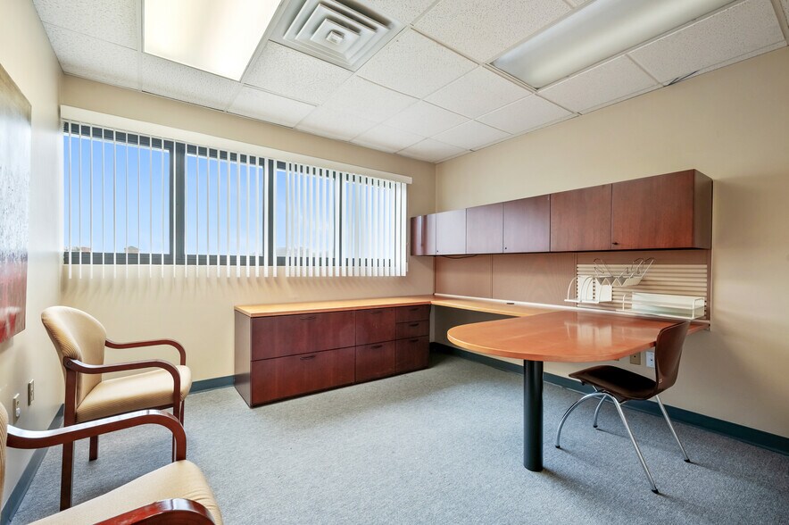 More Photos Of 12300 PERRY Hwy, Wexford Medical For Lease