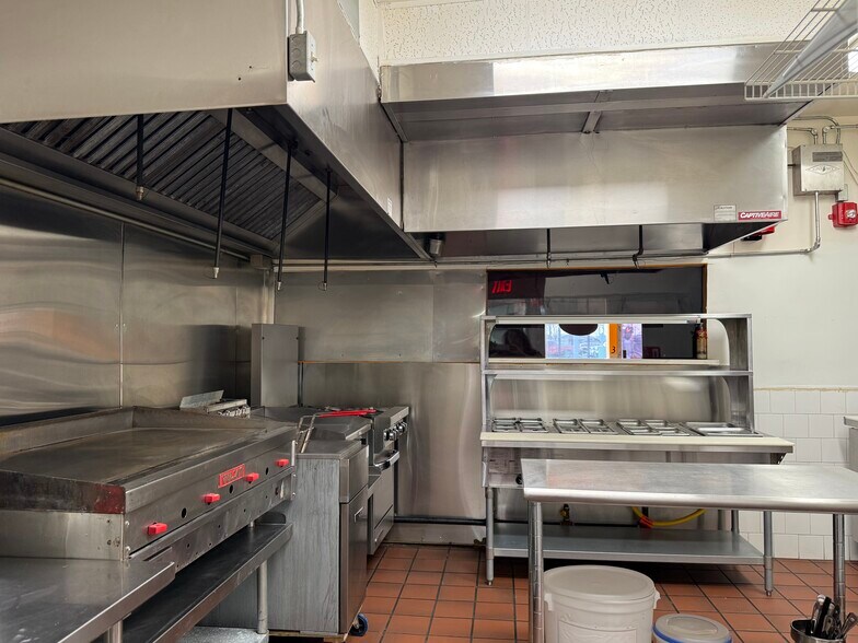 More Photos Of 5402 S Zarzamora St, San Antonio Restaurant For Sale