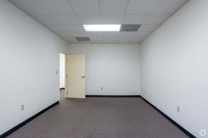 More Photos Of 2160 Commerce Dr, Monroe Storefront Retail Office For Lease