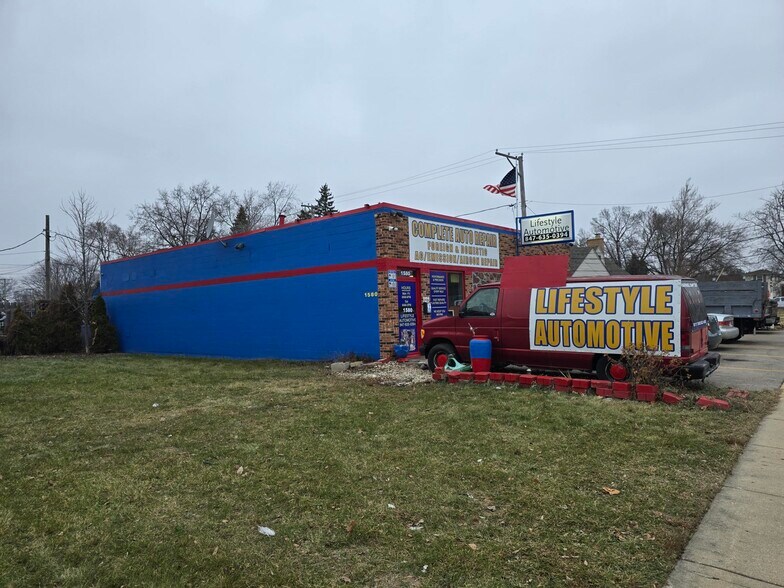More Photos Of 1580 S Cora St, Des Plaines Warehouse For Sale