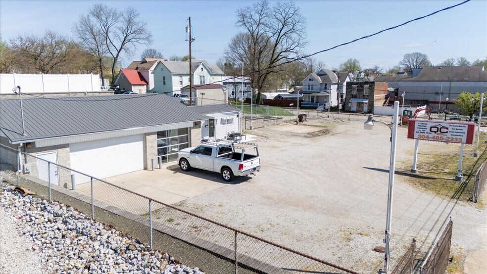 More Photos Of 705 7th St, Parkersburg Auto Dealership For Sale