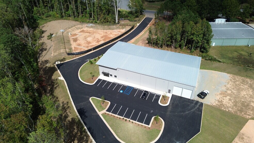 More Photos Of 40 GTD Loop, Newnan Industrial For Sale