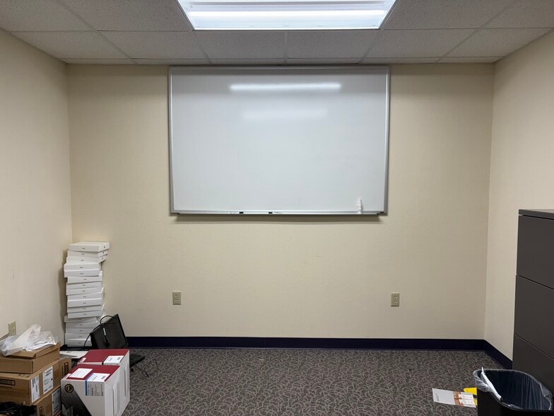 More Photos Of 3219 19th Ave E, Hibbing Manufacturing For Sale