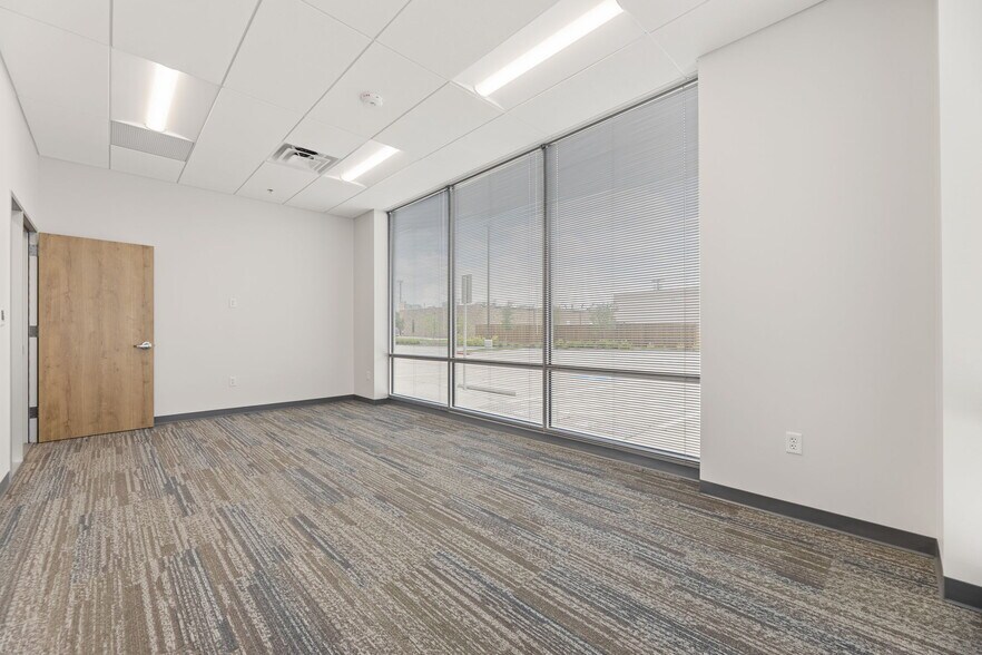More Photos Of 3301 Enterprise Dr, Rowlett Warehouse For Sale
