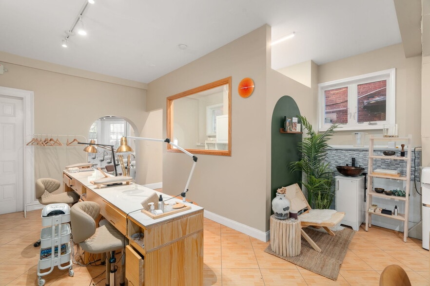 More Photos Of 1680 Beacon St, Brookline Apartments For Lease