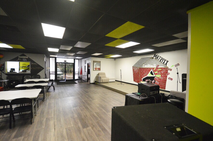 More Photos Of 2805 Earlham Pl, High Point Office For Sale