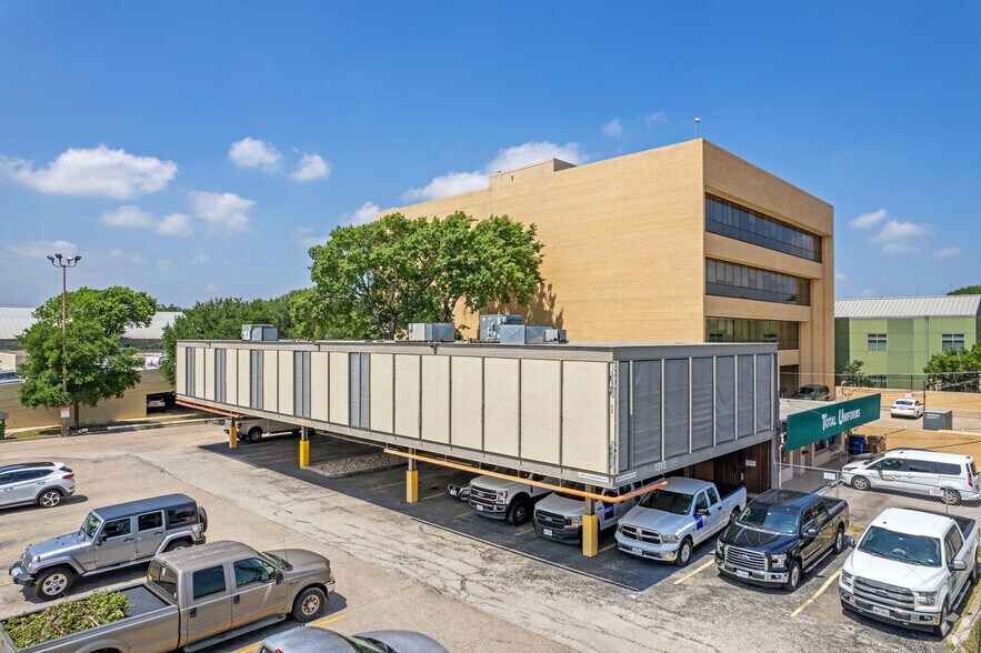 More Photos Of 1305 W 34th St, Austin Medical For Lease