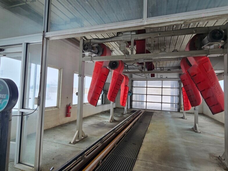 More Photos Of 10253 Pierce Rd, Freeland General Retail For Sale