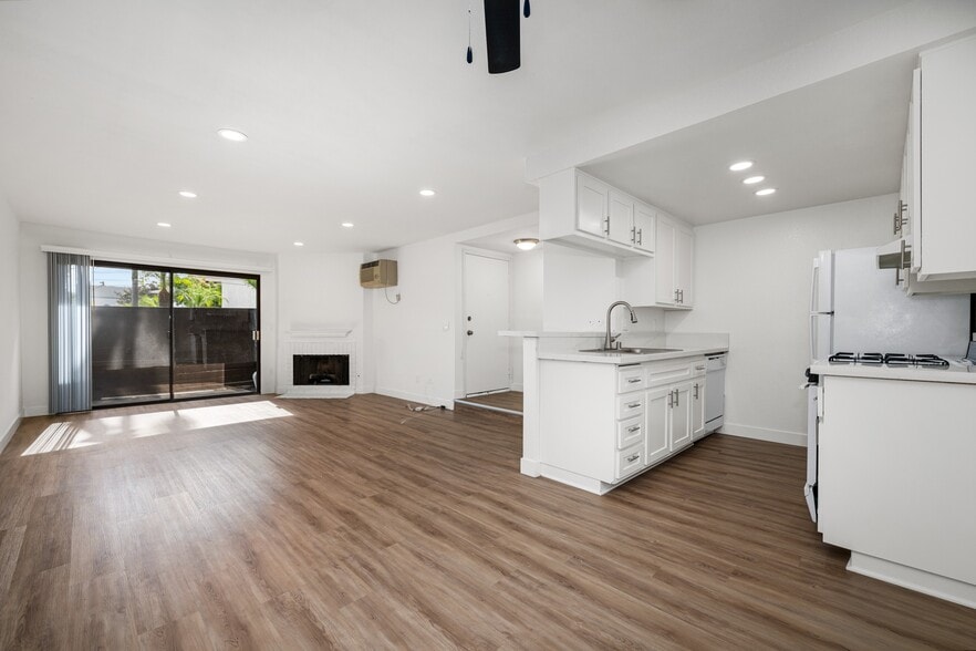 More Photos Of 3608 W Orange Ave, Anaheim Apartments For Sale