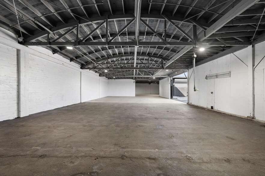 More Photos Of 3170 E 11th St, Los Angeles Warehouse For Sale