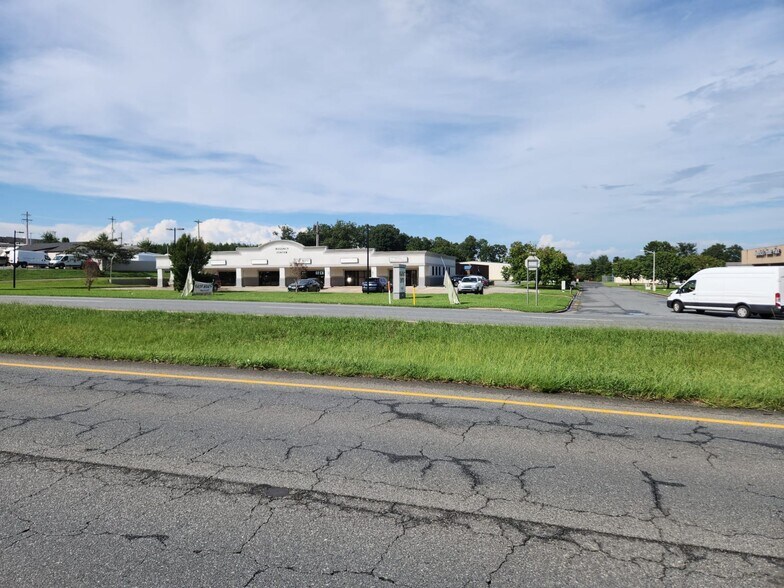 More Photos Of 4630 W Hwy 74, Monroe Storefront Retail Office For Lease