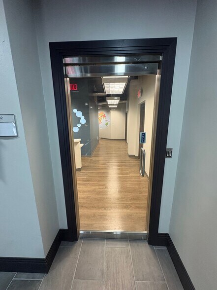 More Photos Of 1300 Hampton Ave, Saint Louis Office For Lease