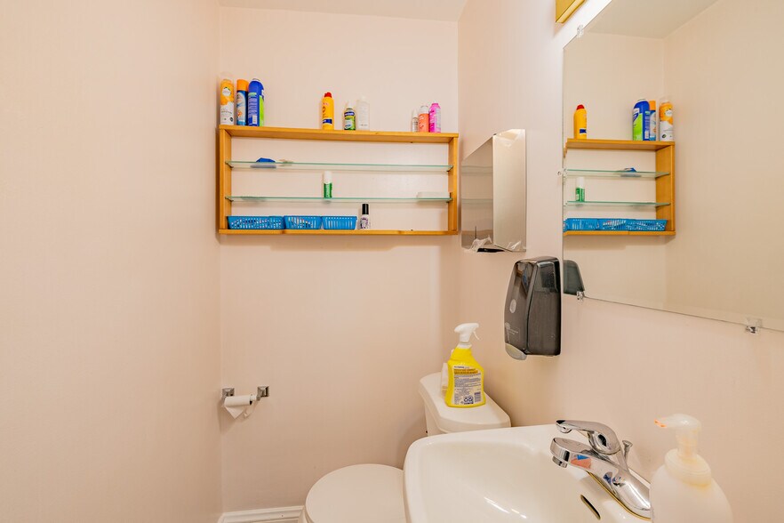 More Photos Of 1941 Euclid Ave, Bristol Medical For Sale