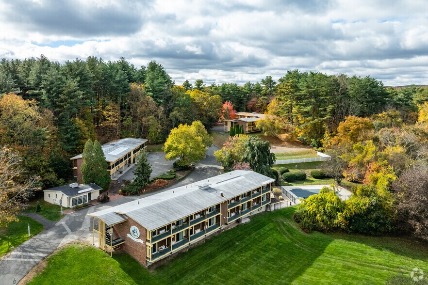 More Photos Of 277 Main St, Sturbridge Land For Lease