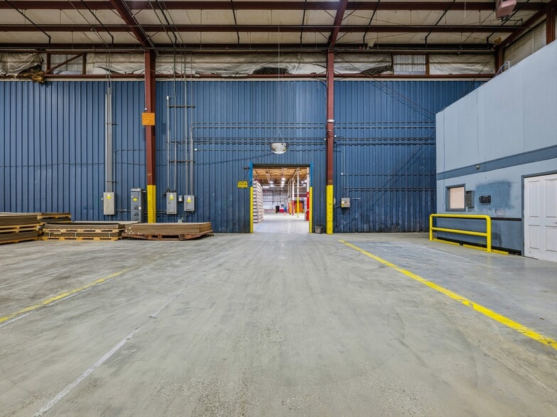 More Photos Of 90 Christ School Rd, Arden Distribution For Lease