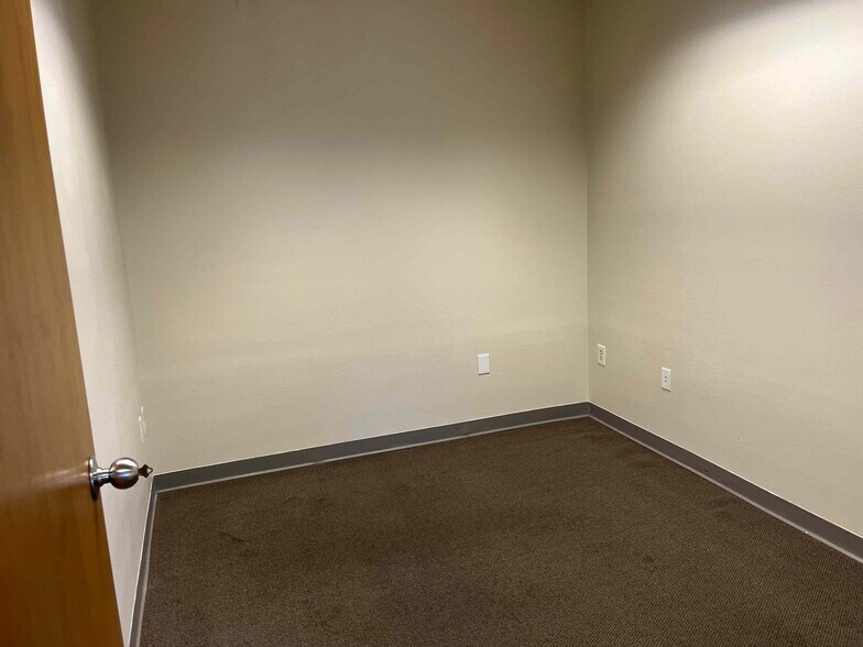 More Photos Of 4502 35th St, Orlando Office Residential For Lease