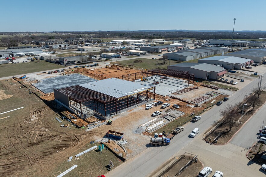 More Photos Of 234 Agnes dr, Springdale Warehouse For Lease