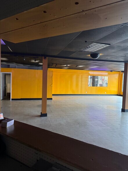 More Photos Of 4453 Summer Ave, Memphis Department Store For Lease