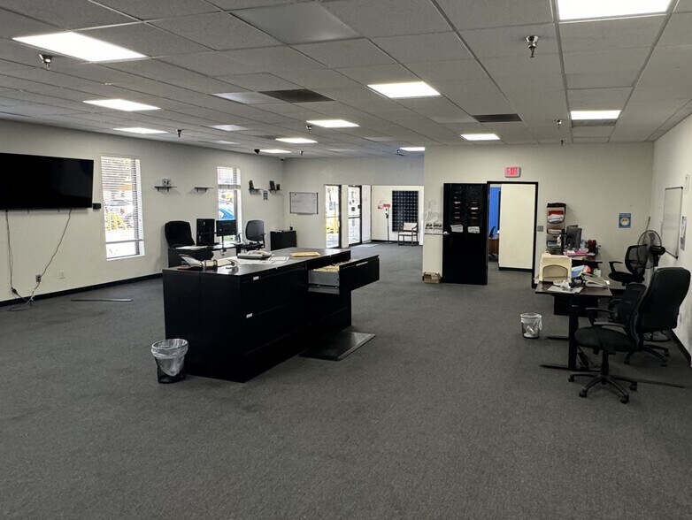 More Photos Of 12222-12228 Sherman Way, North Hollywood Warehouse For Lease