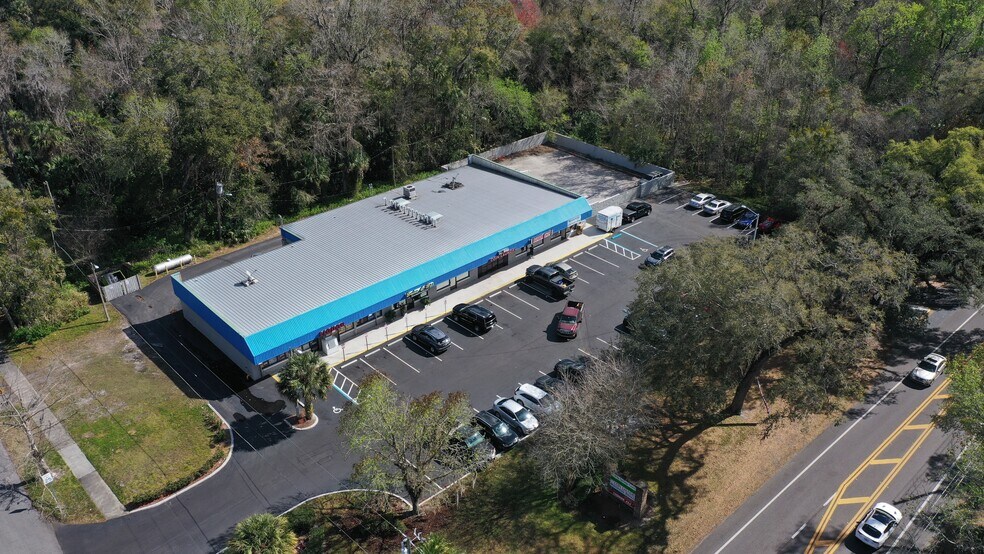 More Photos Of 950 N Central Ave, Oviedo Unknown For Lease