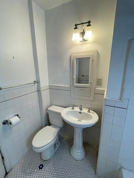 More Photos Of 638-650 Mar Vista Ave, Pasadena Apartments For Sale