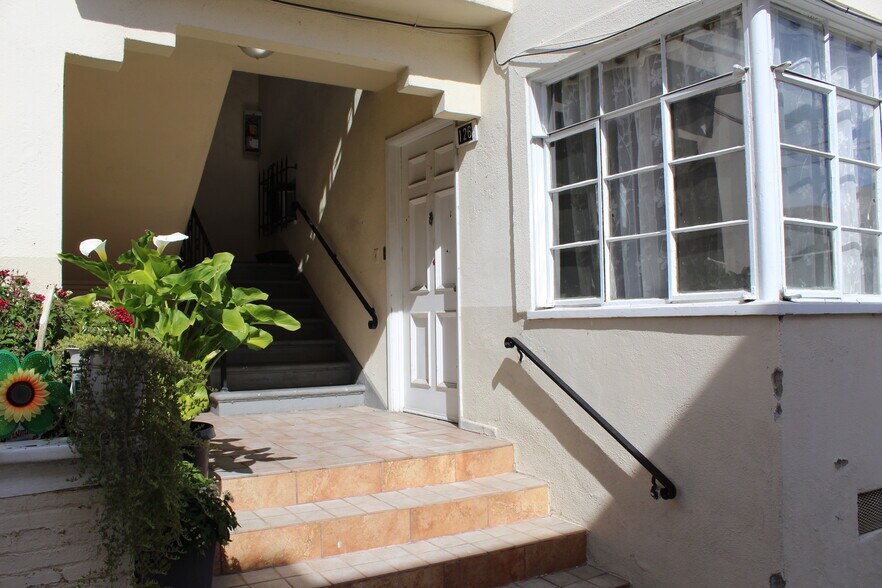 More Photos Of 122-126 1/2 S Berendo St, Los Angeles Apartments For Sale