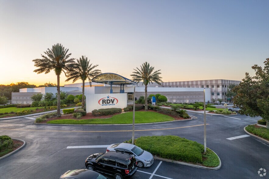 More Photos Of 8701 Maitland Summit Blvd, Orlando Health Club For Lease