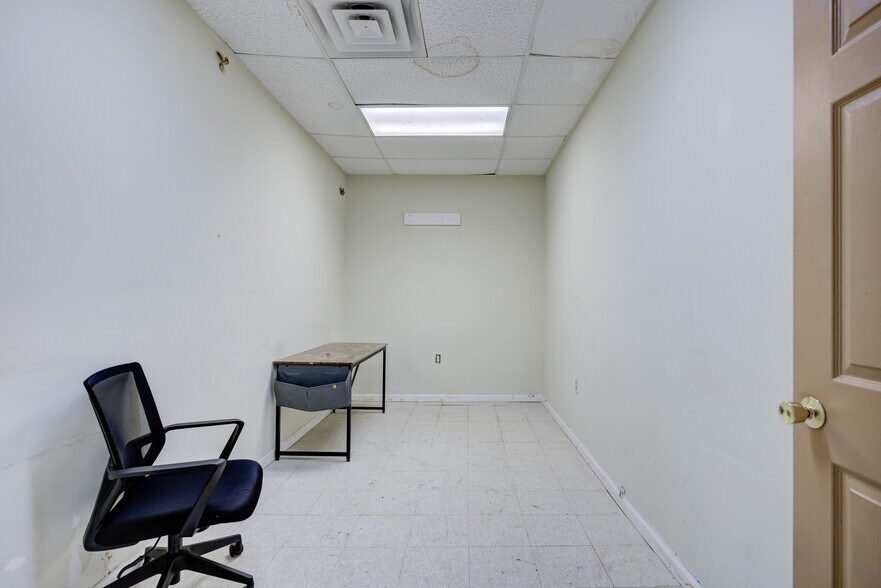 More Photos Of 19953 Conant St, Detroit Medical For Sale