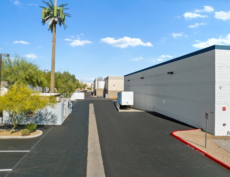 More Photos Of 9365 S McKemy St, Tempe Industrial For Sale