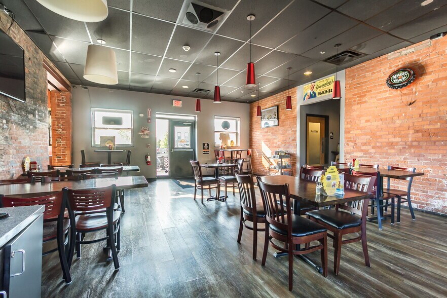 More Photos Of 20 Pleasant St, Canandaigua Office For Sale