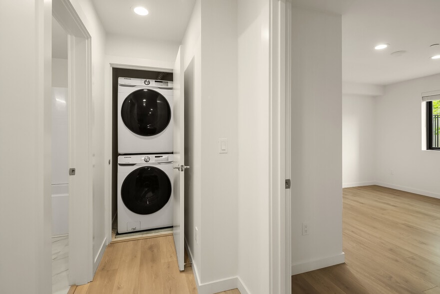 More Photos Of 9021 17th Ave SW, Seattle Apartments For Sale