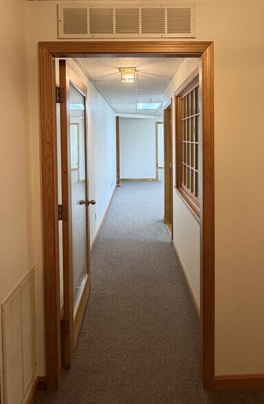 More Photos Of 62 Portsmouth Ave, Stratham Storefront Retail Office For Lease