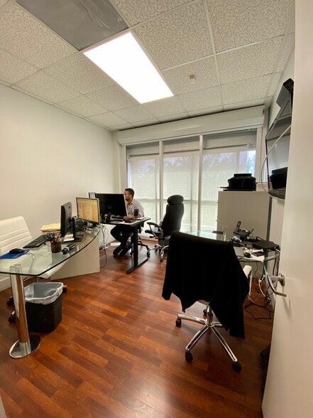 More Photos Of 20101-20161 NE 16th Pl, Miami Loft Creative Space For Sale