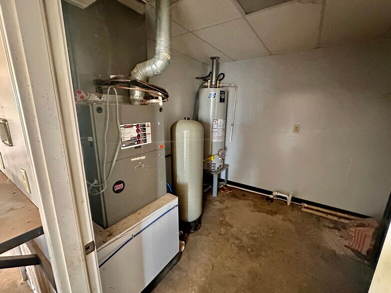 More Photos Of 11823 Highway 8, Fairview Industrial For Sale