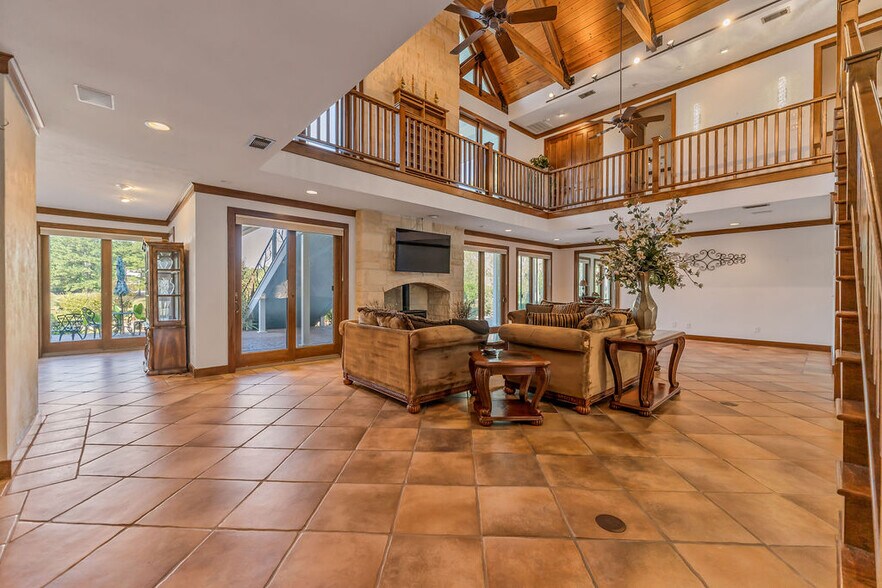 More Photos Of 43 Pool Rd, Richards Specialty For Sale