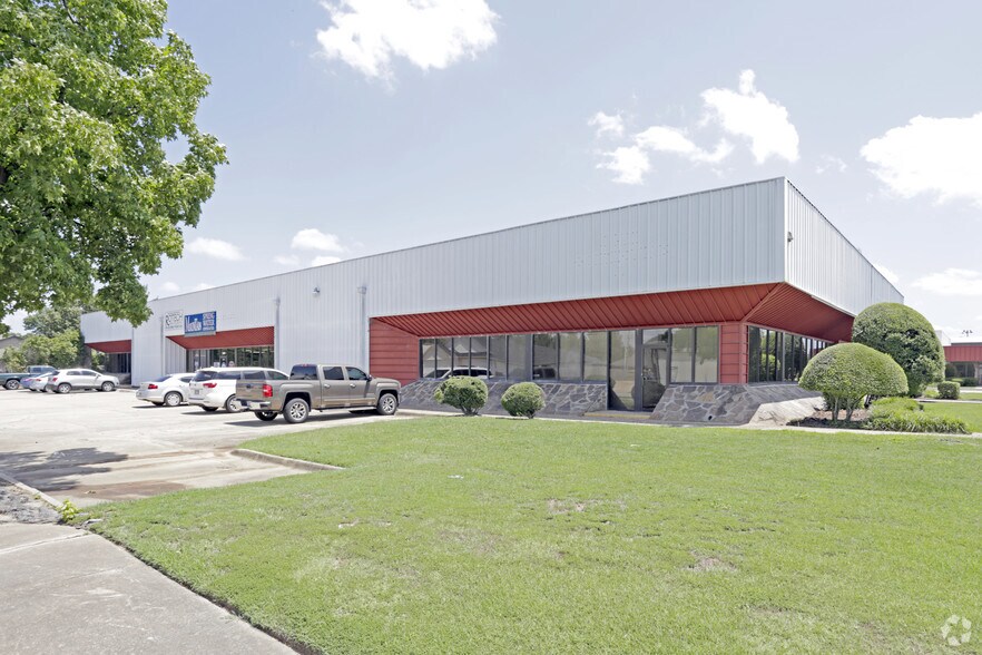 More Photos Of 8501 Highway 271 S, Fort Smith Warehouse For Lease