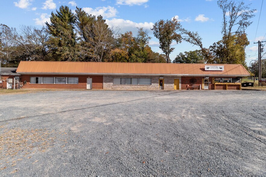 More Photos Of 1128 N Main St, Oakboro Restaurant For Sale