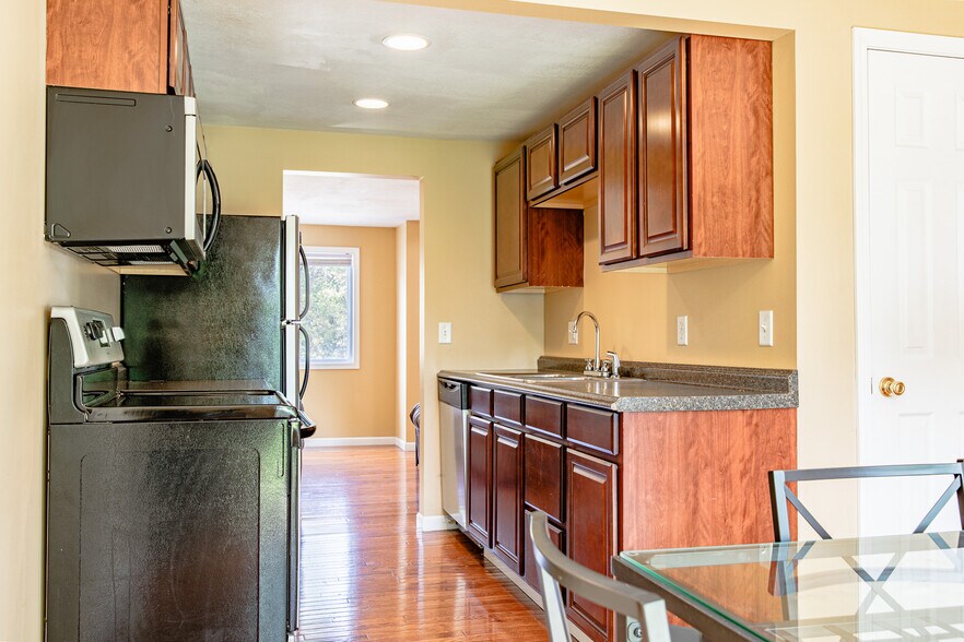 More Photos Of 205-274 Robert Dr, Syracuse Apartments For Sale