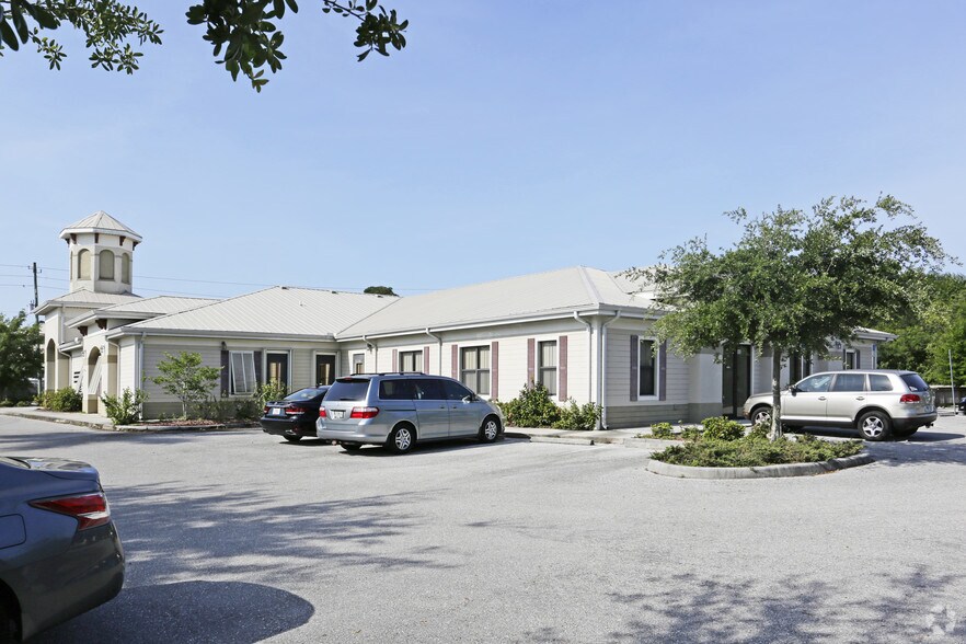 More Photos Of 22655 Bayshore Rd, Port Charlotte Office For Sale