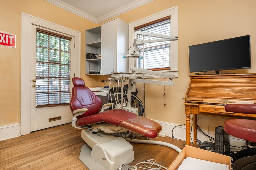 More Photos Of 1624 NE Piedmont Ave, Atlanta Medical For Sale