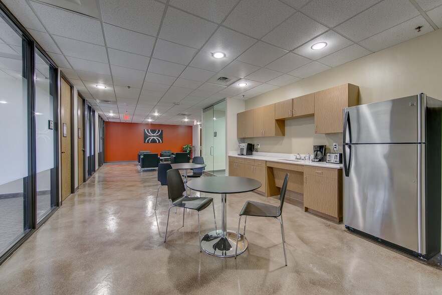 More Photos Of 4101 McEwen Rd, Dallas Office For Lease