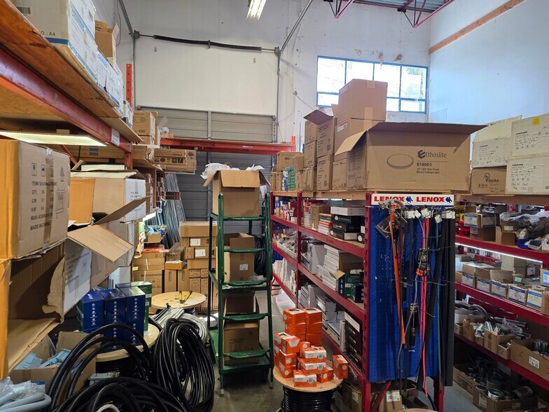 More Photos Of 1952 Kingsway Ave, Port Coquitlam Warehouse For Sale