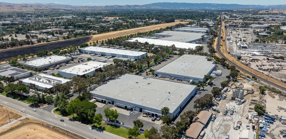 More Photos Of 7888 Marathon Dr, Livermore Warehouse For Lease