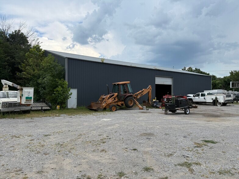 More Photos Of 1302 E Main St, Marion Warehouse For Sale